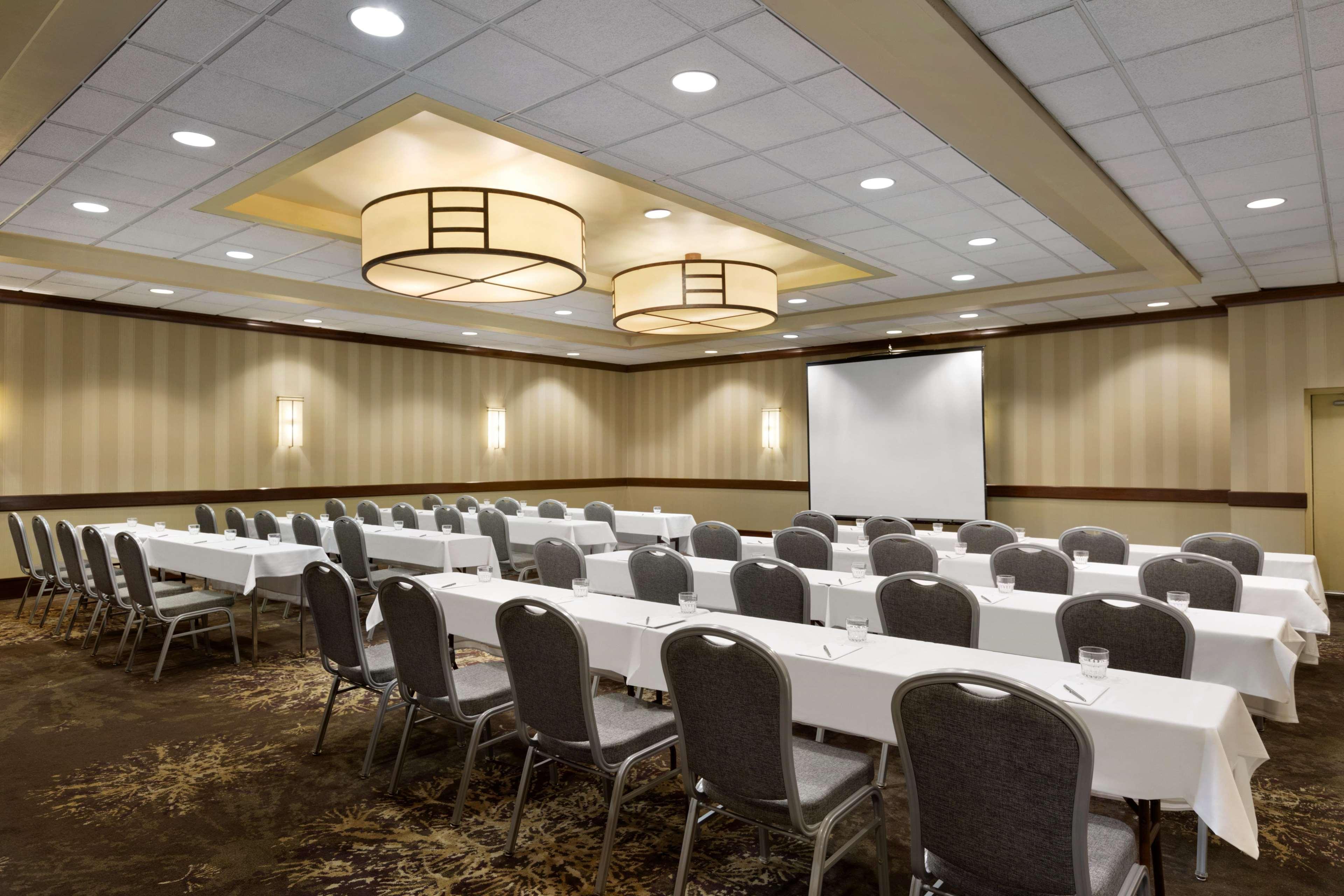 Embassy Suites By Hilton Piscataway Somerset Екстер'єр фото