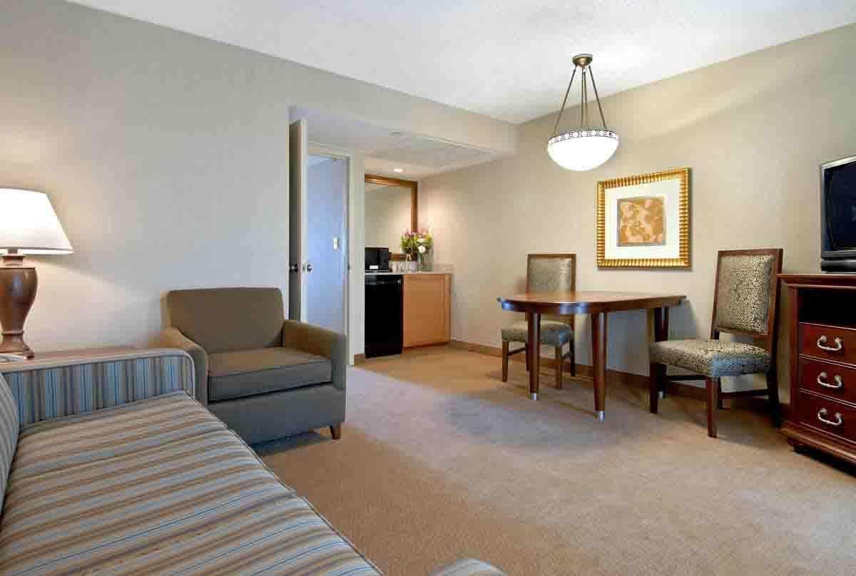 Embassy Suites By Hilton Piscataway Somerset Екстер'єр фото