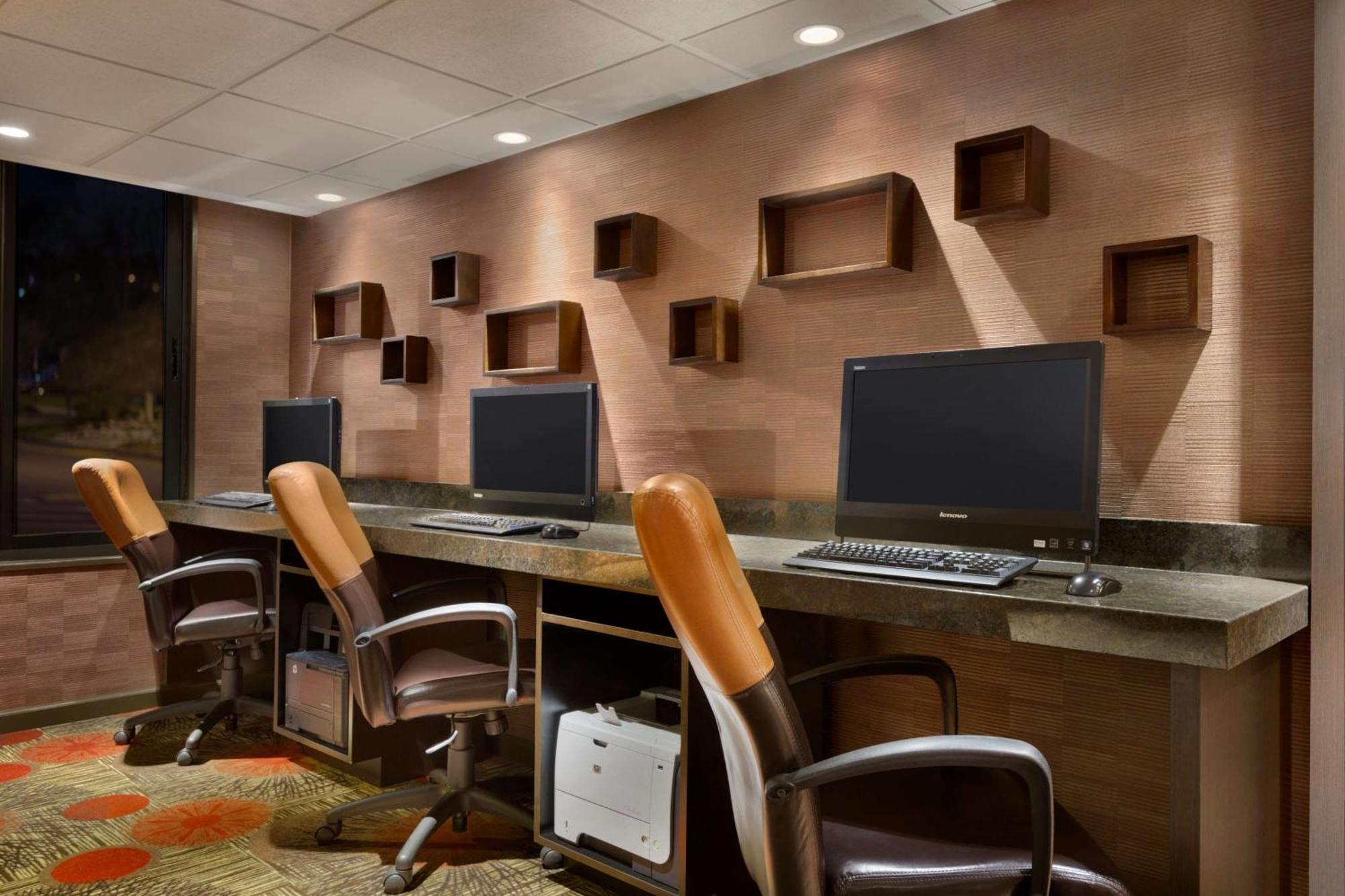 Embassy Suites By Hilton Piscataway Somerset Екстер'єр фото