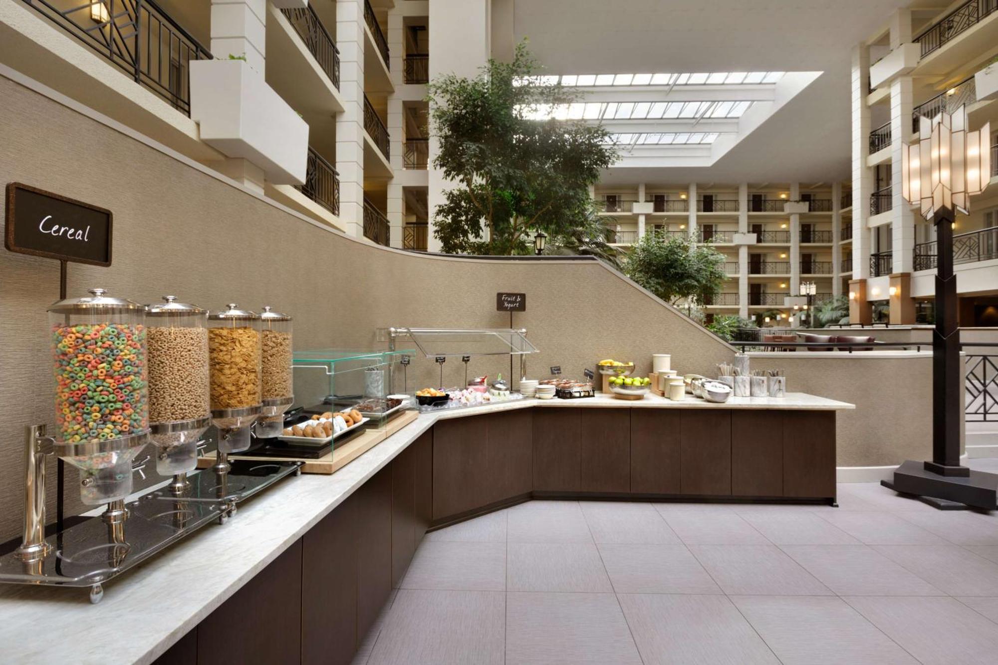 Embassy Suites By Hilton Piscataway Somerset Екстер'єр фото